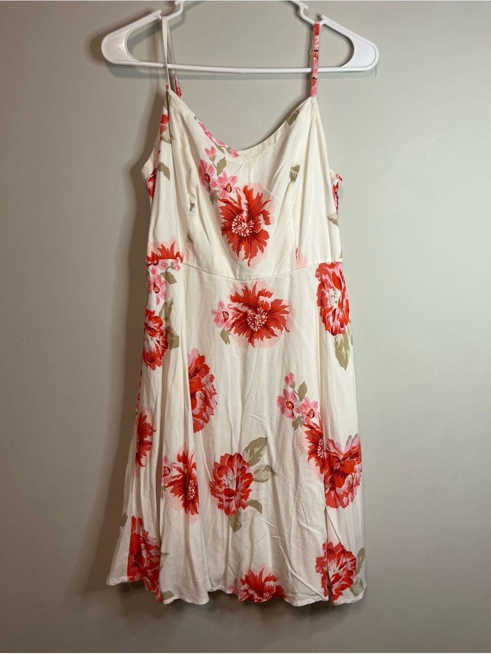 Old Navy small Floral Spaghetti-Strap Dress in White and Red